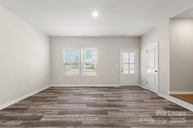 Building Photo - 117 Dogwood Vlg Trl