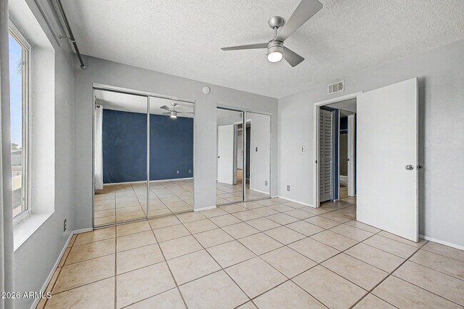 Building Photo - 540 N May