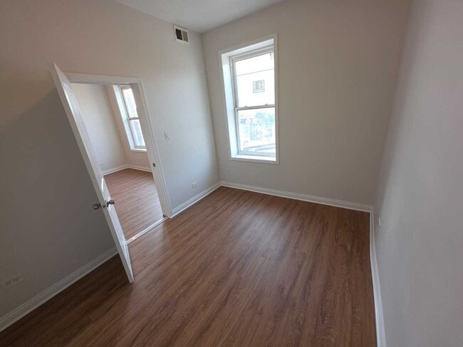 Building Photo - 4016 W 26th St