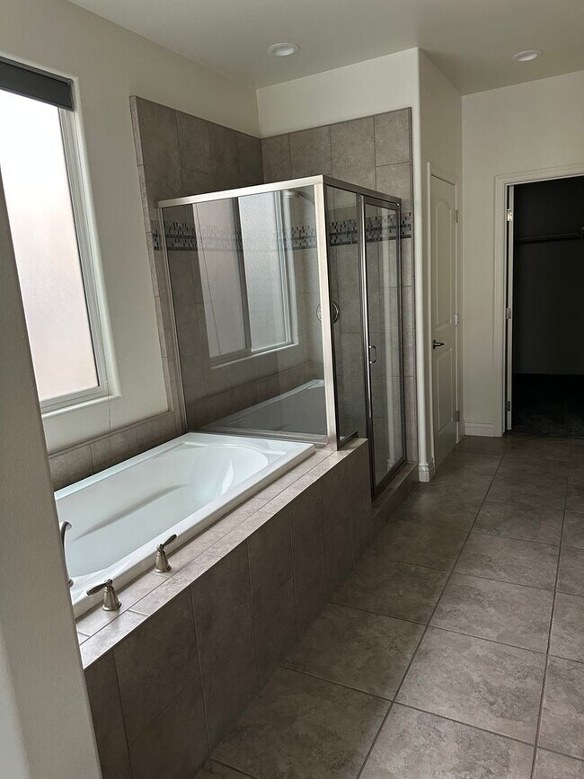 Building Photo - Just reduced! Beautiful home in templeton