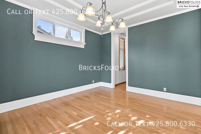 Building Photo - Luxurious 4-bedroom home in Sammamish with...