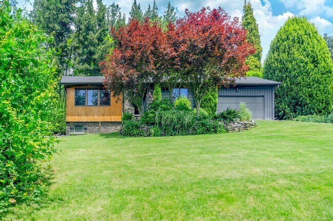 Building Photo - 7725 SW Miner Way