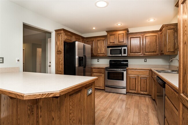 Building Photo - 5 Wreston Ln