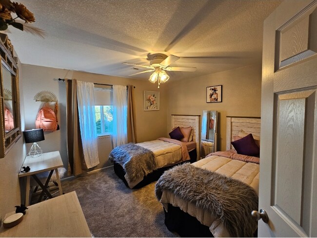 Building Photo - 6475 San Miguel Ct