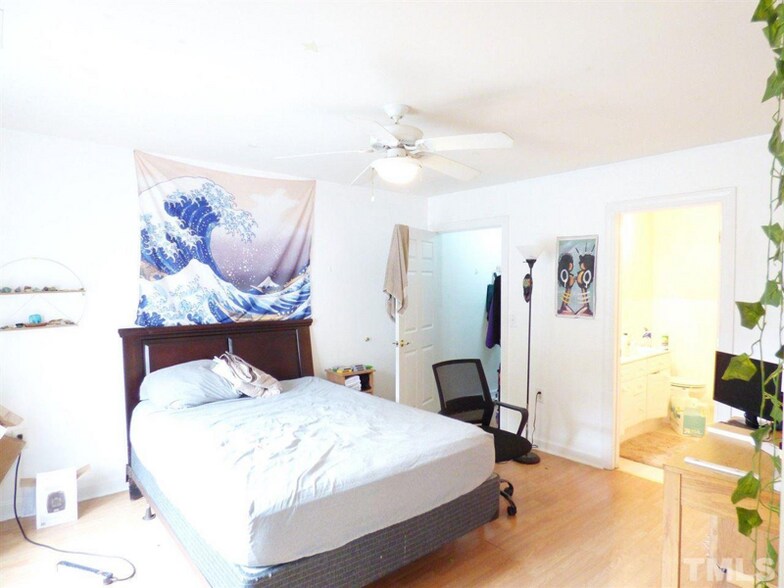 Building Photo - 929 Morreene Rd