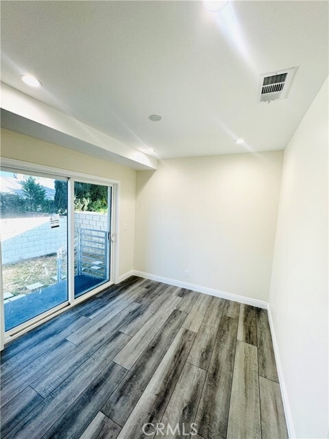 Building Photo - 9318 Encino Ave