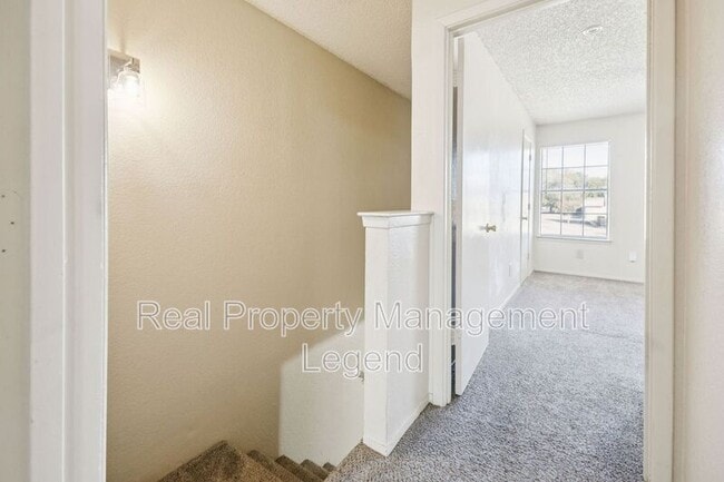 Building Photo - 8109 Silver Creek Rd