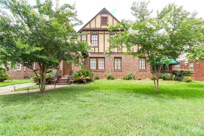 Building Photo - 1451 Watson St