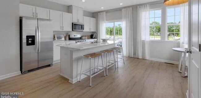 Primary Photo - 10 Baybreeze Dr