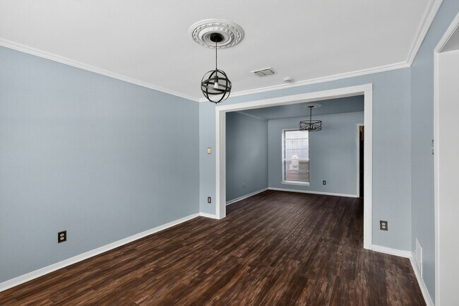 Building Photo - 9223 Tooley Dr