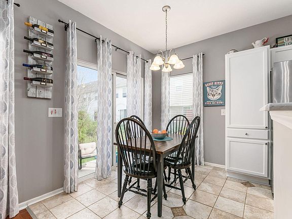 Dining Room - 657 Grove Cir