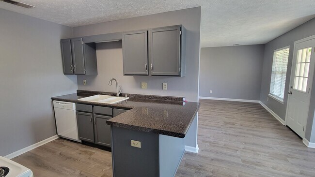 Building Photo - Garden Villa Estates
