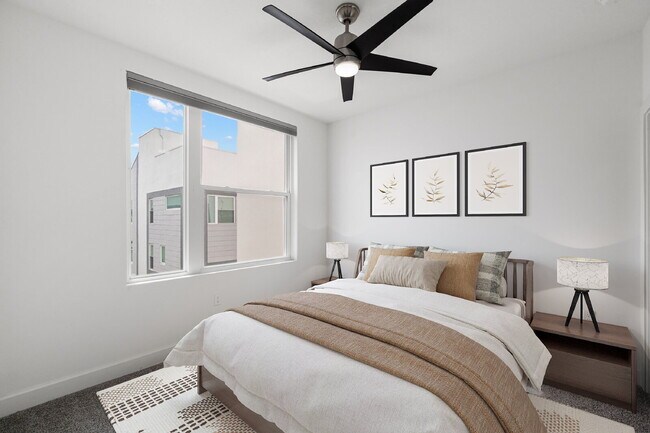Building Photo - BEAUTIFUL Townhome For Rent in Downtown St...