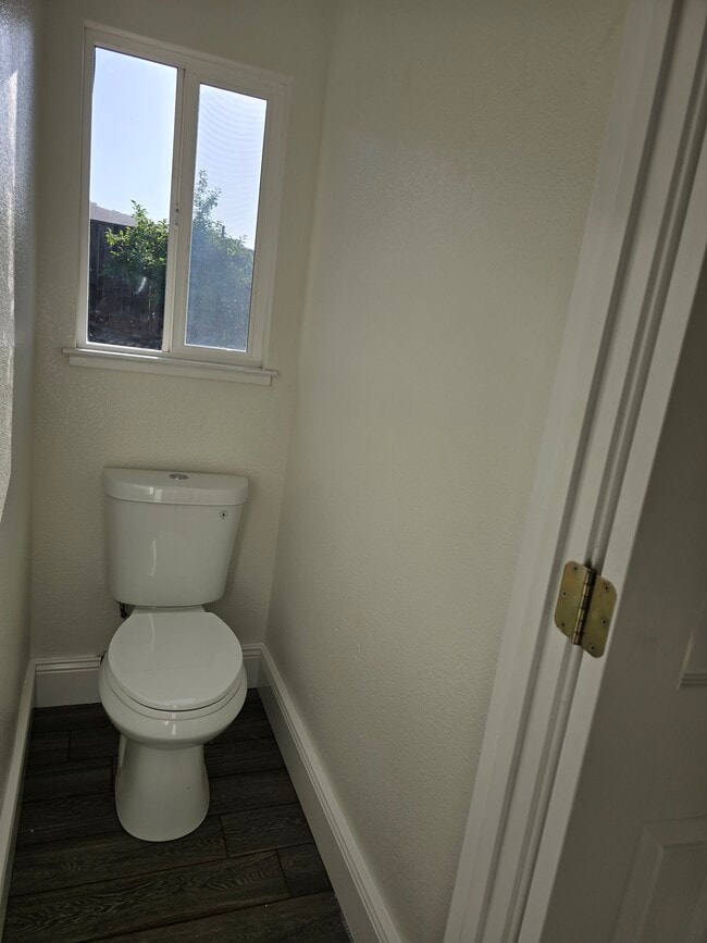 Building Photo - 6141 Starling Dr