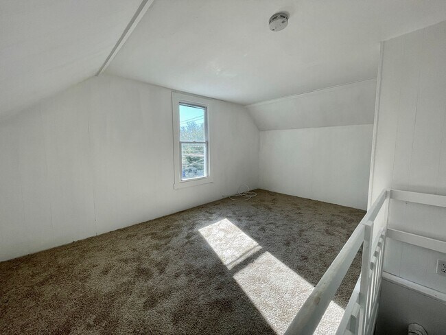 Building Photo - Gorgeous 4 Bedroom Home FOR RENT in Millville $1500