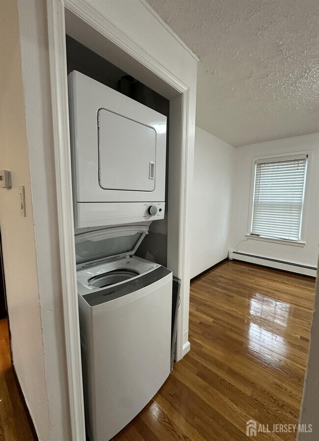 Building Photo - 150 Buckelew Ave