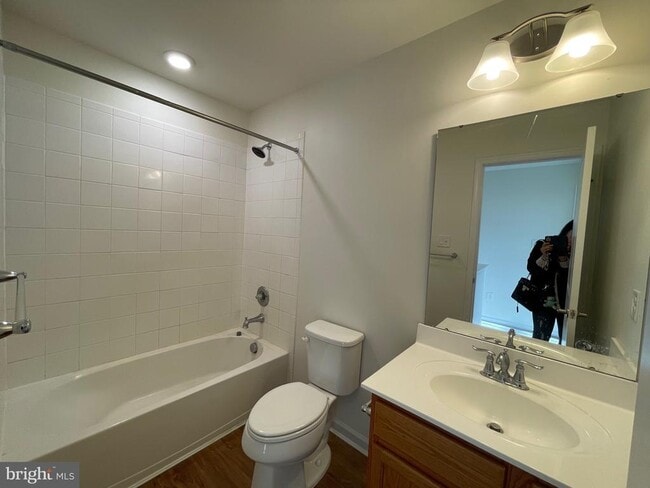 Building Photo - 103 Alexandreas Ct