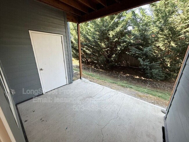 Building Photo - 3655 Pleasant View Dr NE