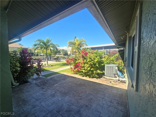 Building Photo - 4910 Viceroy St