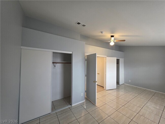 Building Photo - 5843 Berry Hill Ln