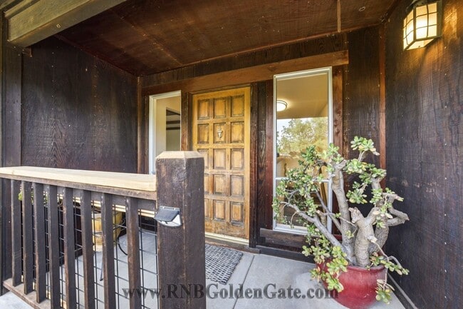 Building Photo - Gorgeous home with spacious yard in Kentfield for rent!