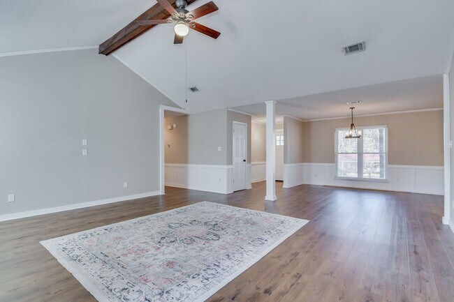 Building Photo - 4 Bedroom Ranch in Columbia County