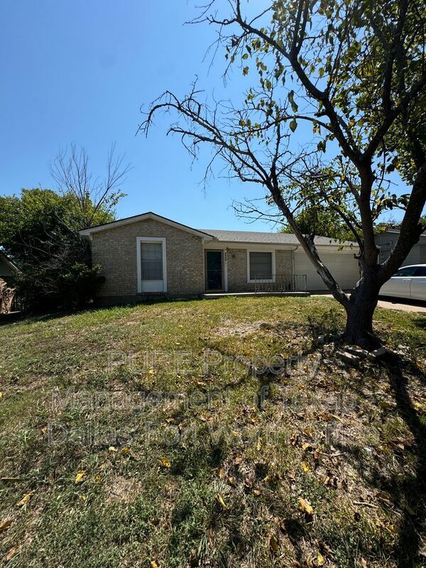 Building Photo - 4256 Ambrose Dr