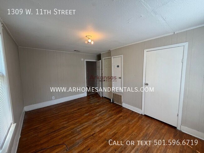 Building Photo - 1309 W 11th St