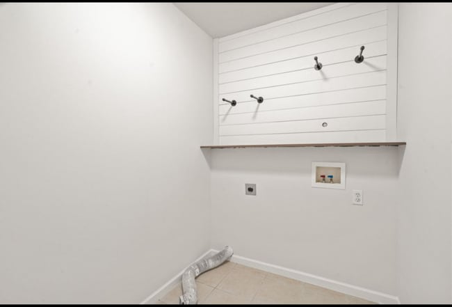 Building Photo - 3905 Jungle Tree Dr