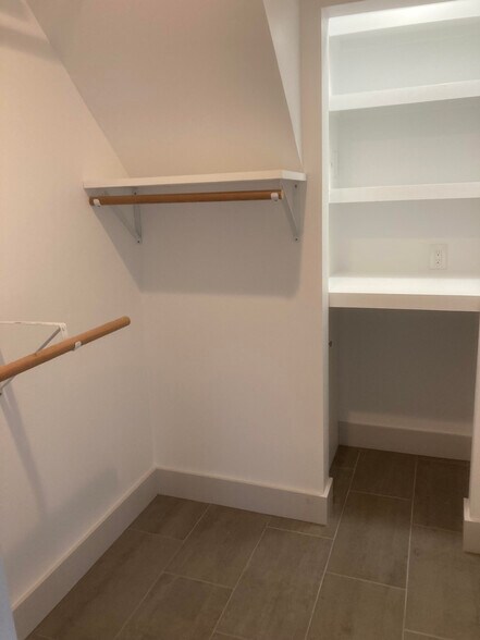 Building Photo - 4102 Woodleigh St