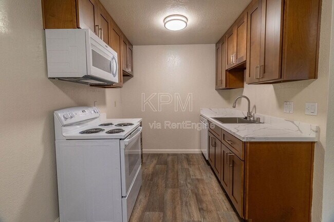 Building Photo - 4332 Pacific Ave