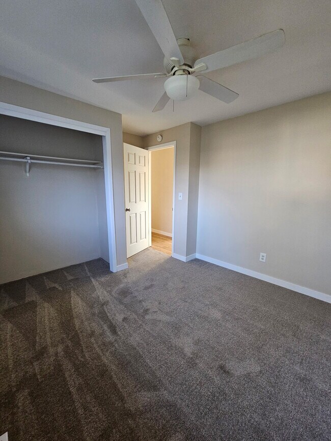 Building Photo - 180 NW Wilson Cir