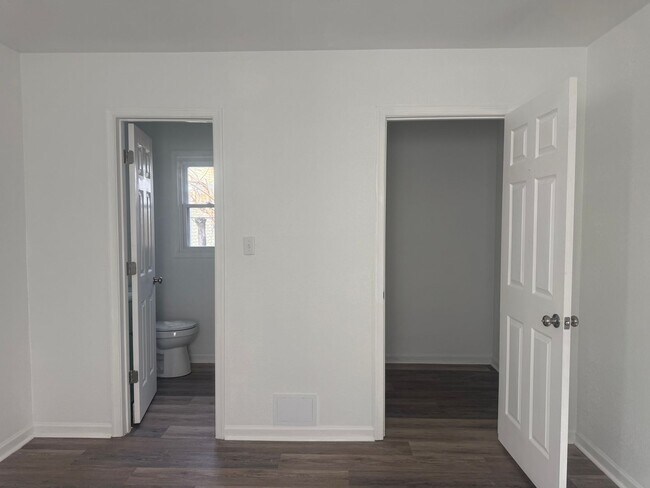 Building Photo - Central Portsmouth