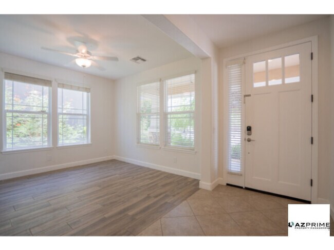 Building Photo - Experience the Allure of Vistancia Village in This Exquisite 3/3 Home in Peoria