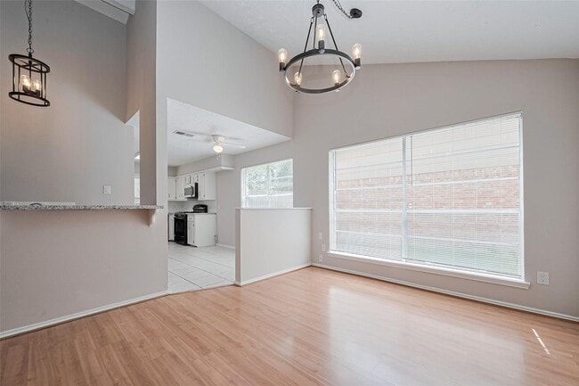 Building Photo - 2606 Lexington Woods Dr