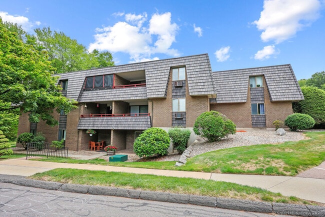 Building Photo - 85 Oxbow Dr