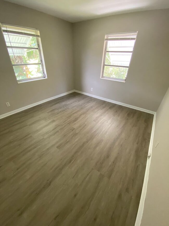 Building Photo - 612 Prosperity Farms Rd