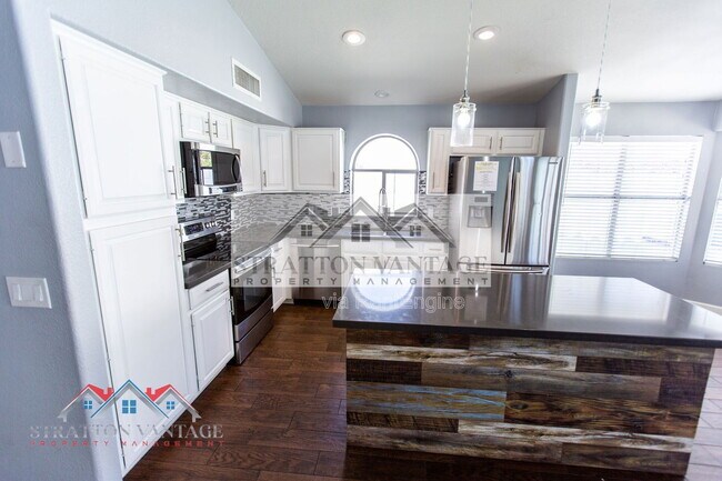 Building Photo - 19025 N 36th Way