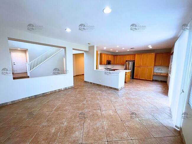 Building Photo - End unit 4 Bedroom House Available Now in ...