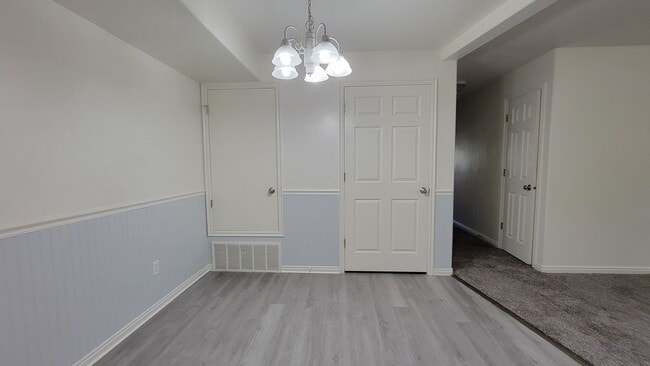 Building Photo - Willow Springs Condo