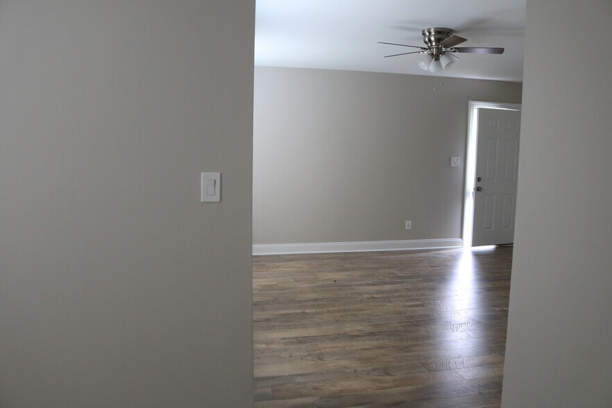 Building Photo - 114 Westscott Dr