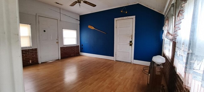 Building Photo - 205 Milner St NE