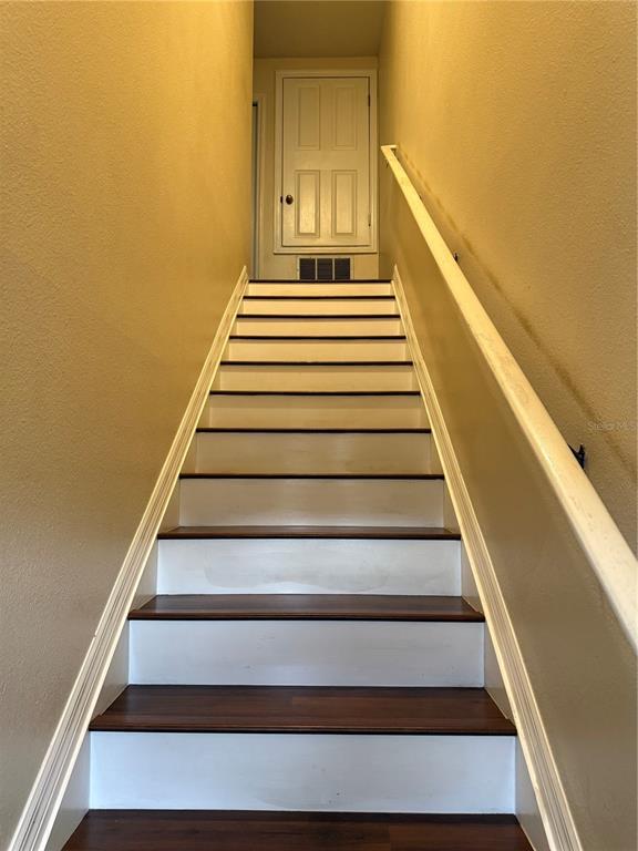 Building Photo - 584 Cresting Oak Cir