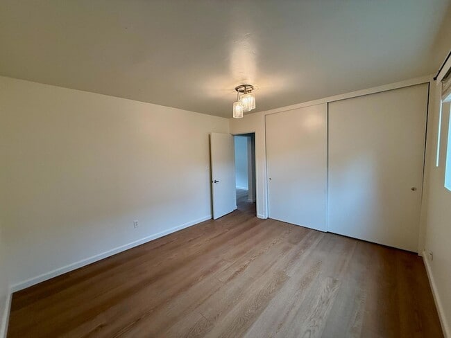 Building Photo - 1808 Castillo St