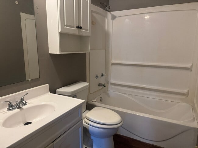 Building Photo - 1703 12th Ave