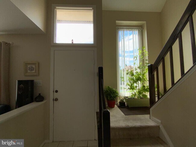 Building Photo - 1040 Trevino Ln