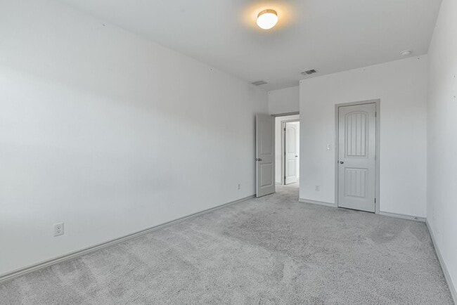 Building Photo - 7915 Gold Dr