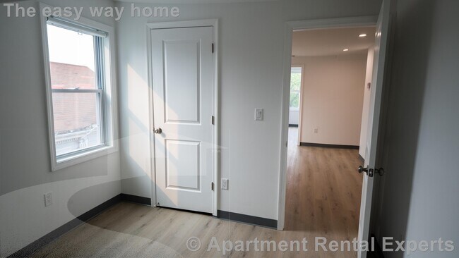 Building Photo - 301-303 Boston Ave Unit #3