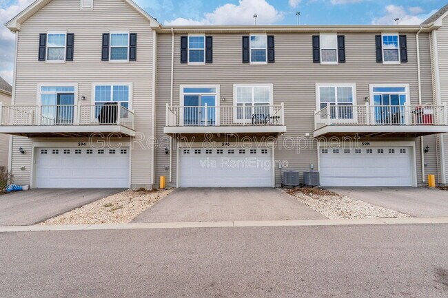 Building Photo - 596 Cimmaron Cir