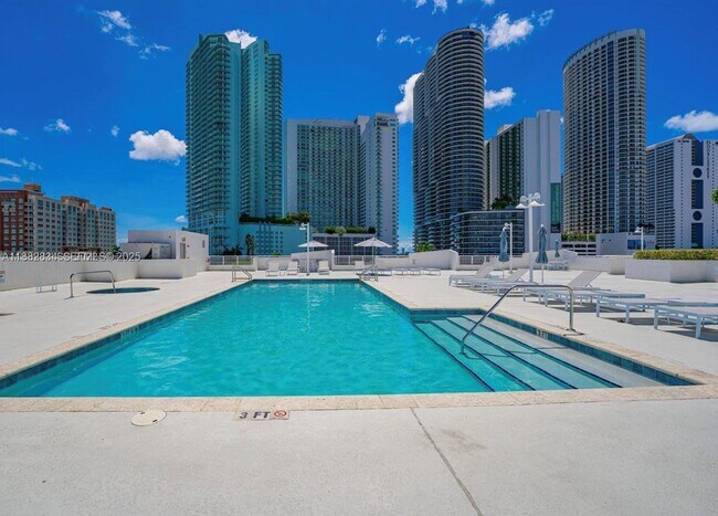 Building Photo - 275 NE 18th St